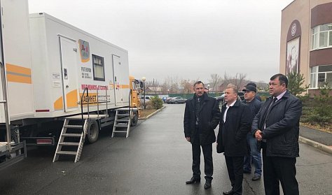 Мобильная поликлиника приехала в Кувандык